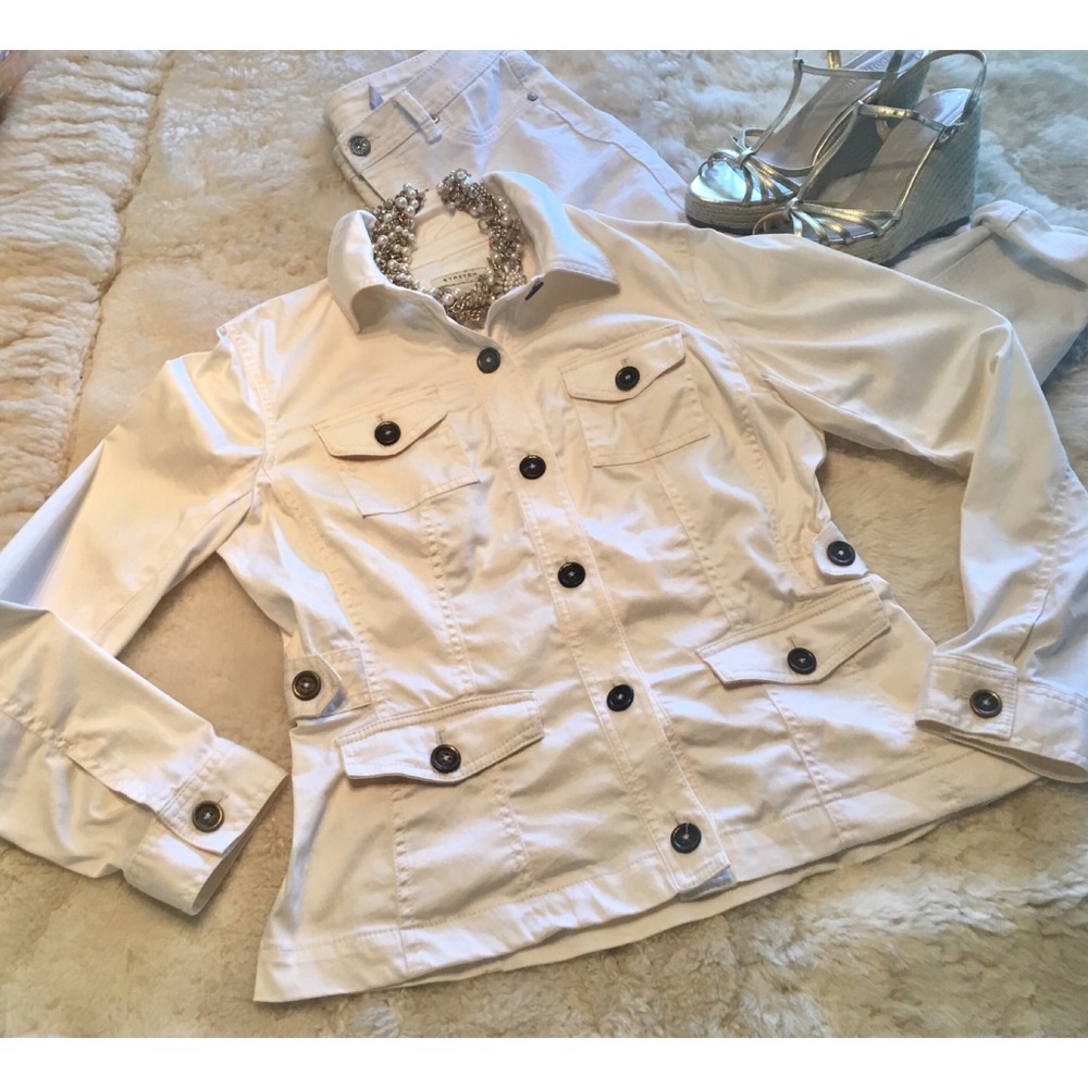 Adorable cream Jones NewYork summer-weight  jacket
